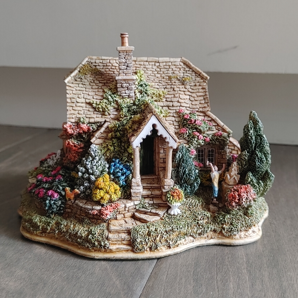 The Stonemason Lilliput Lane